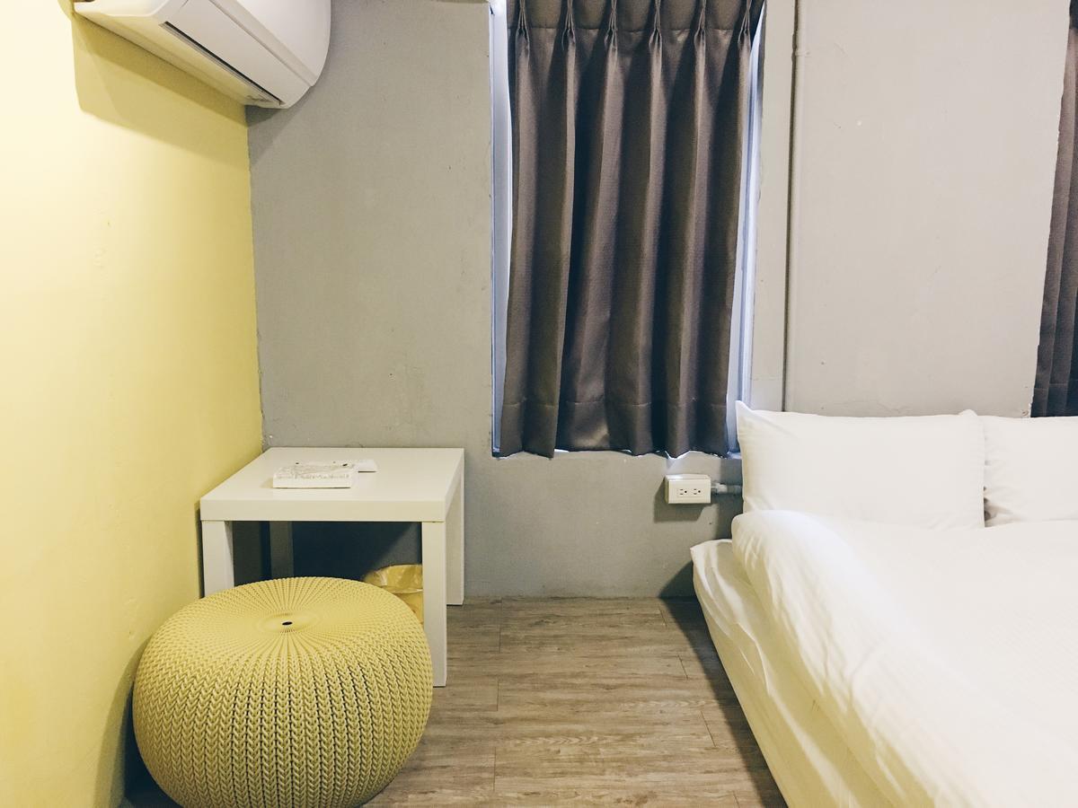 Here X There Hostel Taipei Main Station מראה חיצוני תמונה