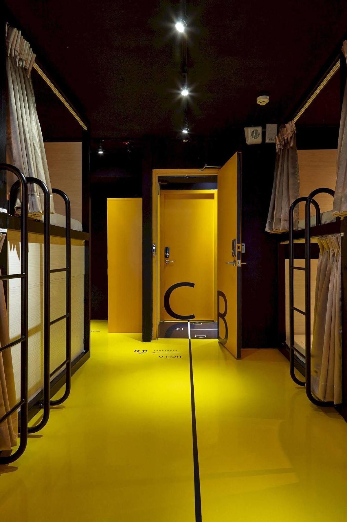 Here X There Hostel Taipei Main Station מראה חיצוני תמונה