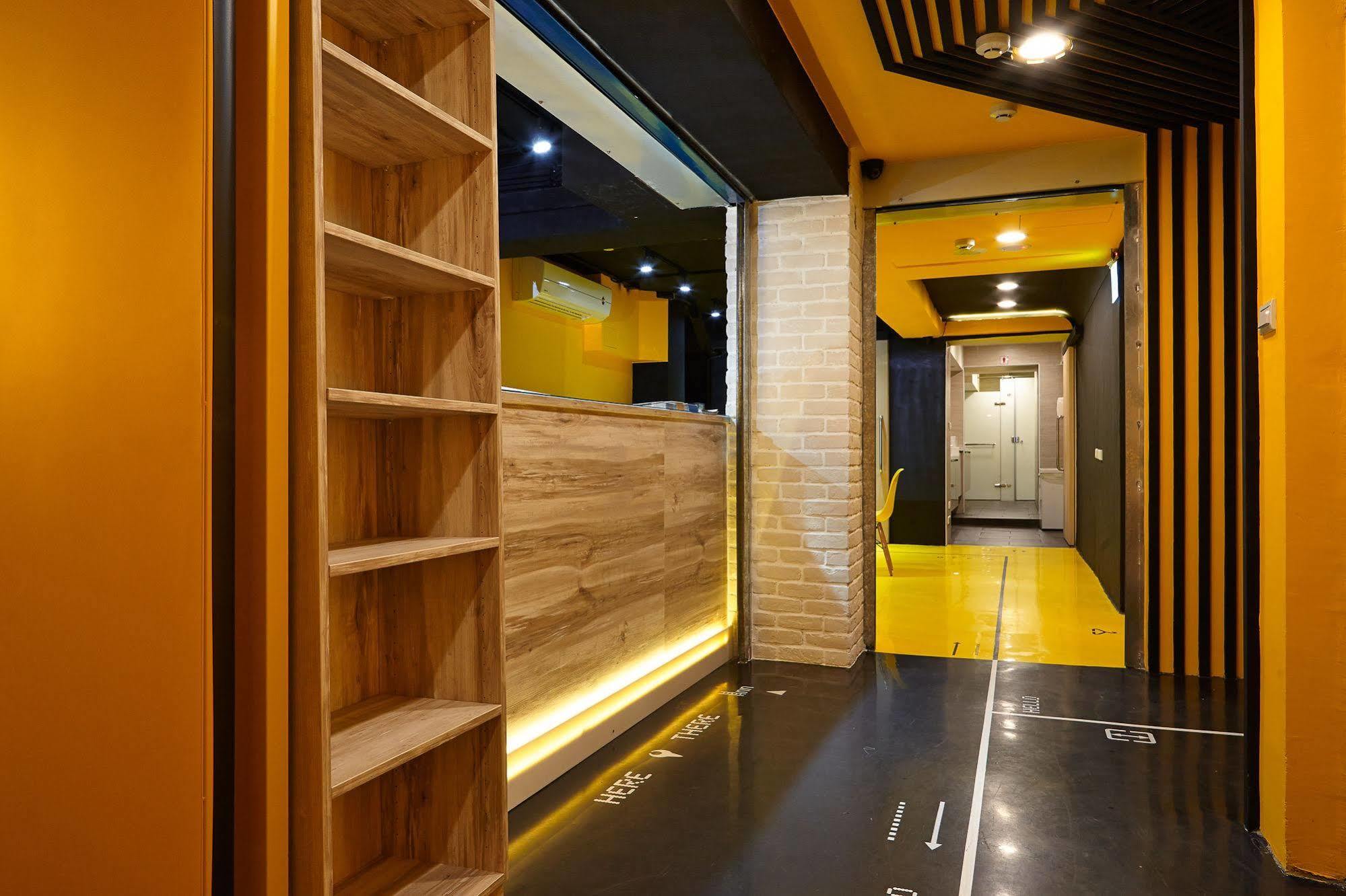 Here X There Hostel Taipei Main Station מראה חיצוני תמונה