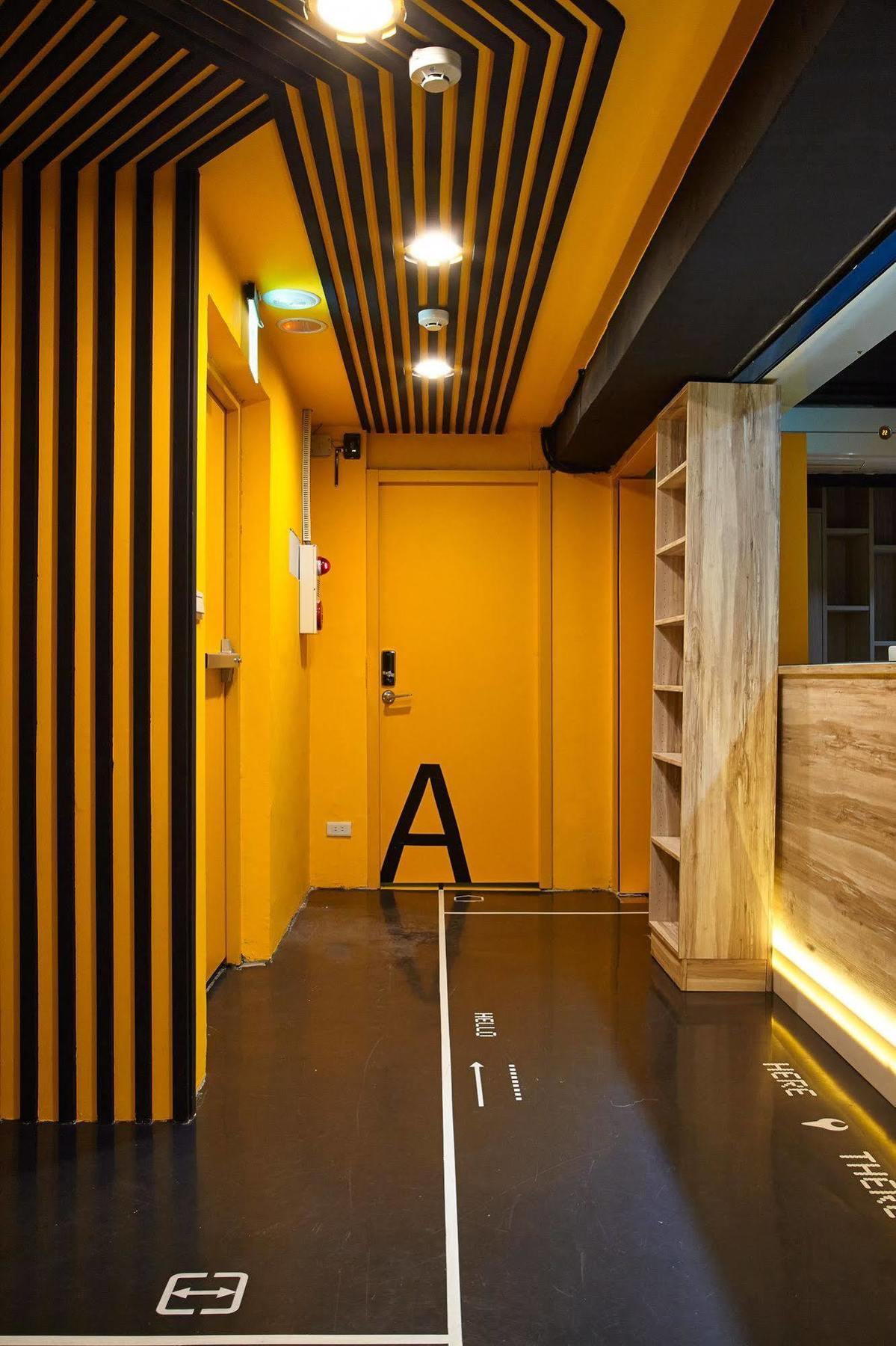 Here X There Hostel Taipei Main Station מראה חיצוני תמונה
