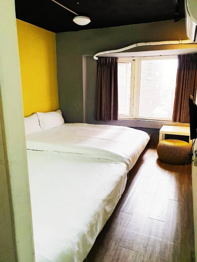 Here X There Hostel Taipei Main Station מראה חיצוני תמונה