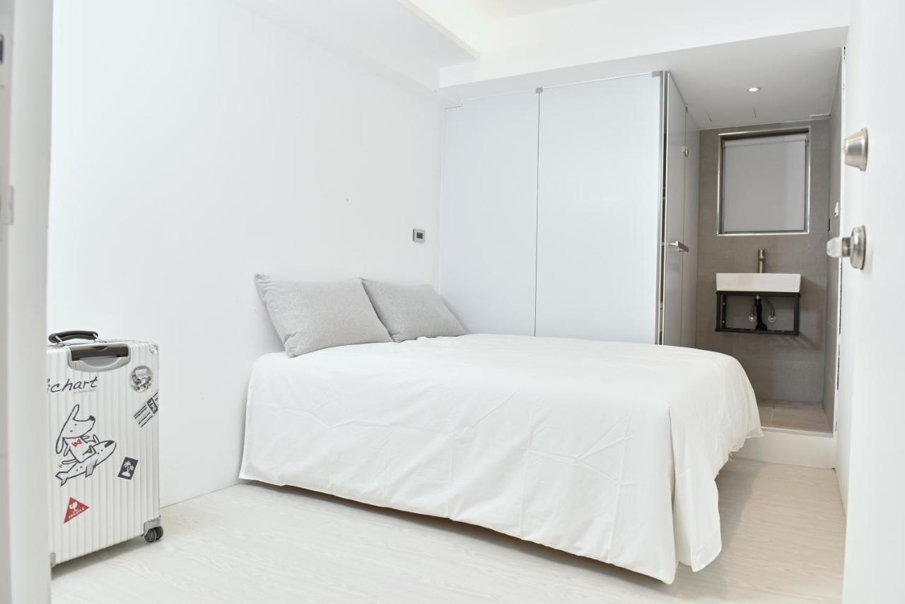Here X There Hostel Taipei Main Station מראה חיצוני תמונה